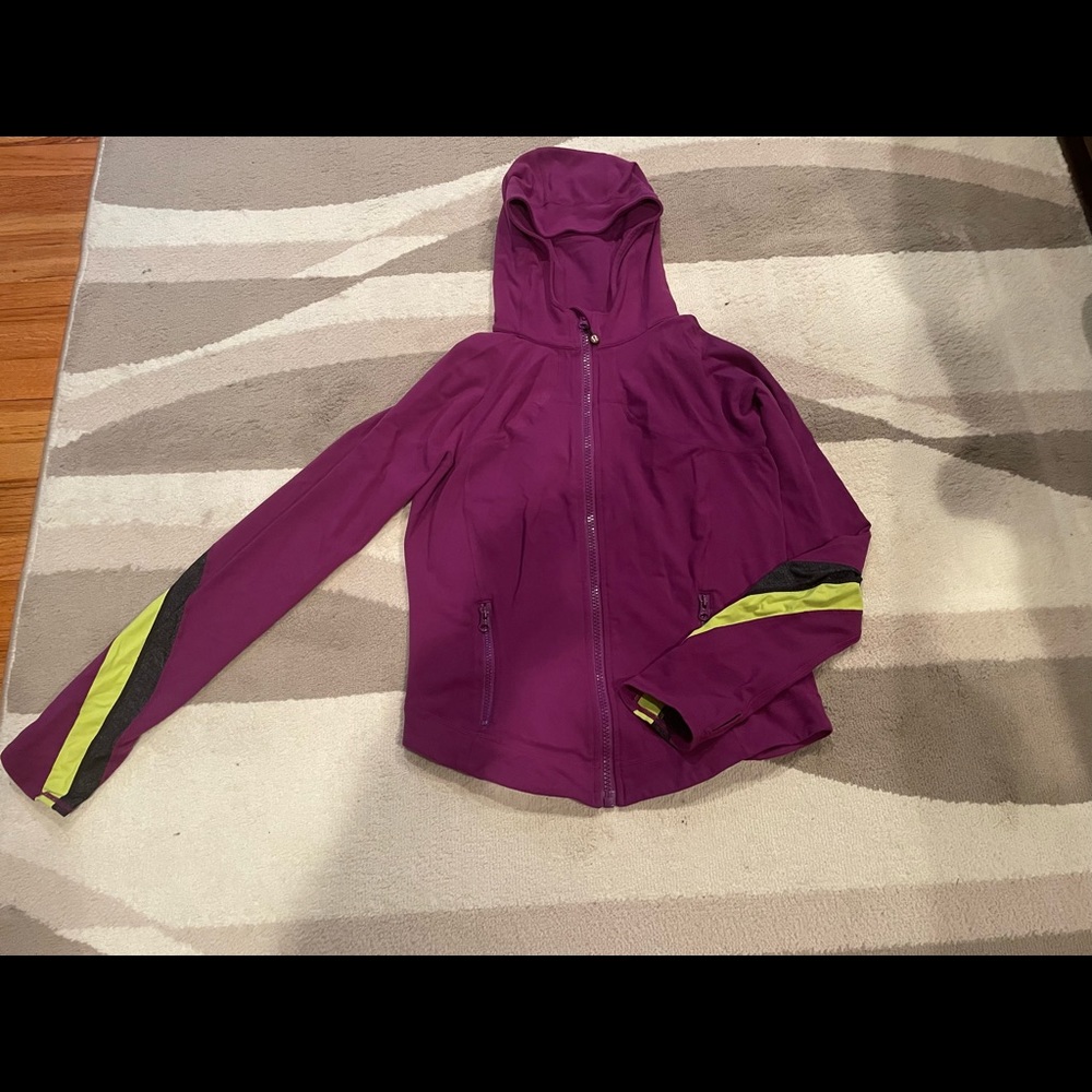 lululemon Half Moon Hooded Fitted Jacket Purple Thumb Holes Ponytail Hole 12